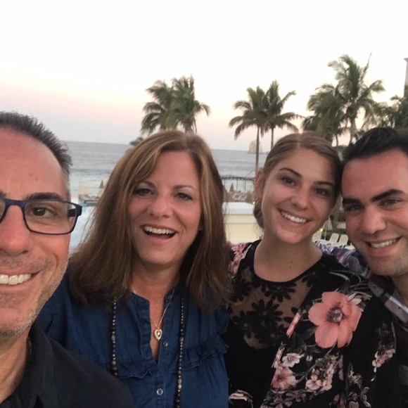 Meet your Posher, Reesa - Picture 1 of 1